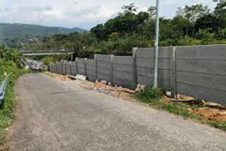 pagar panel beton untuk pembatas lahan perkebunan